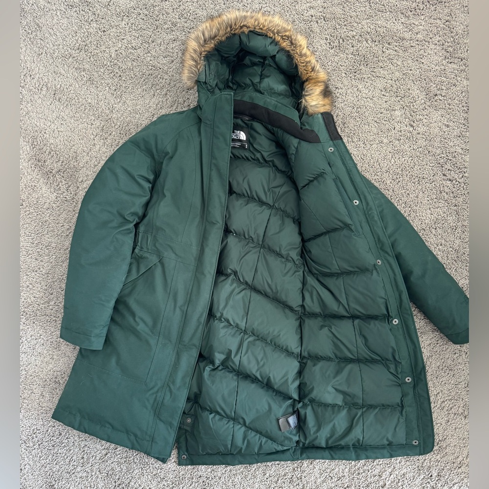 North Face Arctic Parka Size Small - Picture 2 of 2